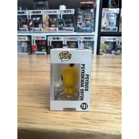 RARE CHASE BITTY Psyduck Pokemon Funko Pop #781 Pokémon Vinyl Figure TCG Psychic - Picture 4 of 6